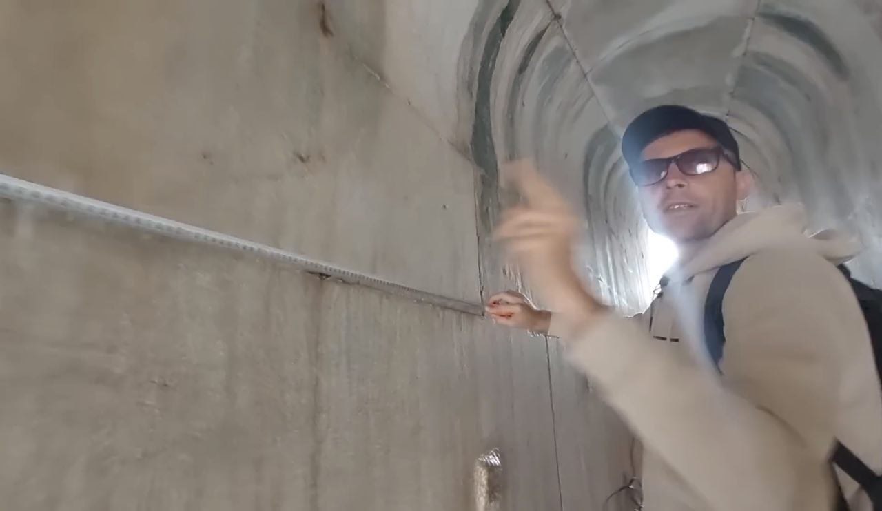 Measuring tape on tunnel wall, Didyma